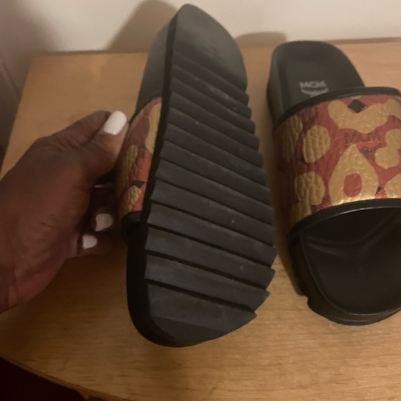 Men slides - Picture 2 of 3